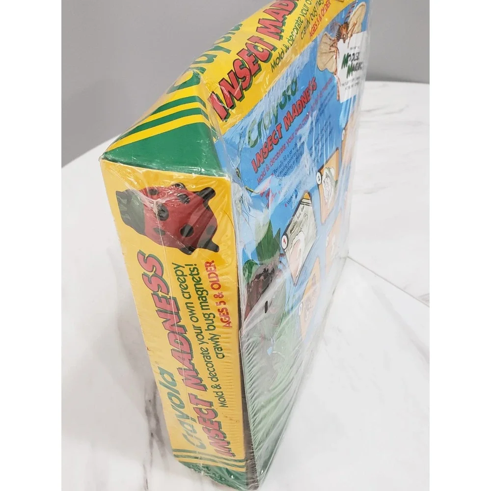 Crayola Insect Madness 1993 Bug‎ Magnet Kit featuring Model Magic Molding